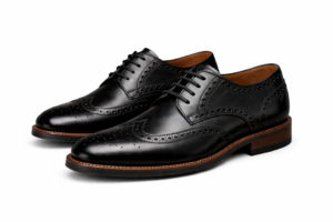 Lace-Up Brogue in classic black